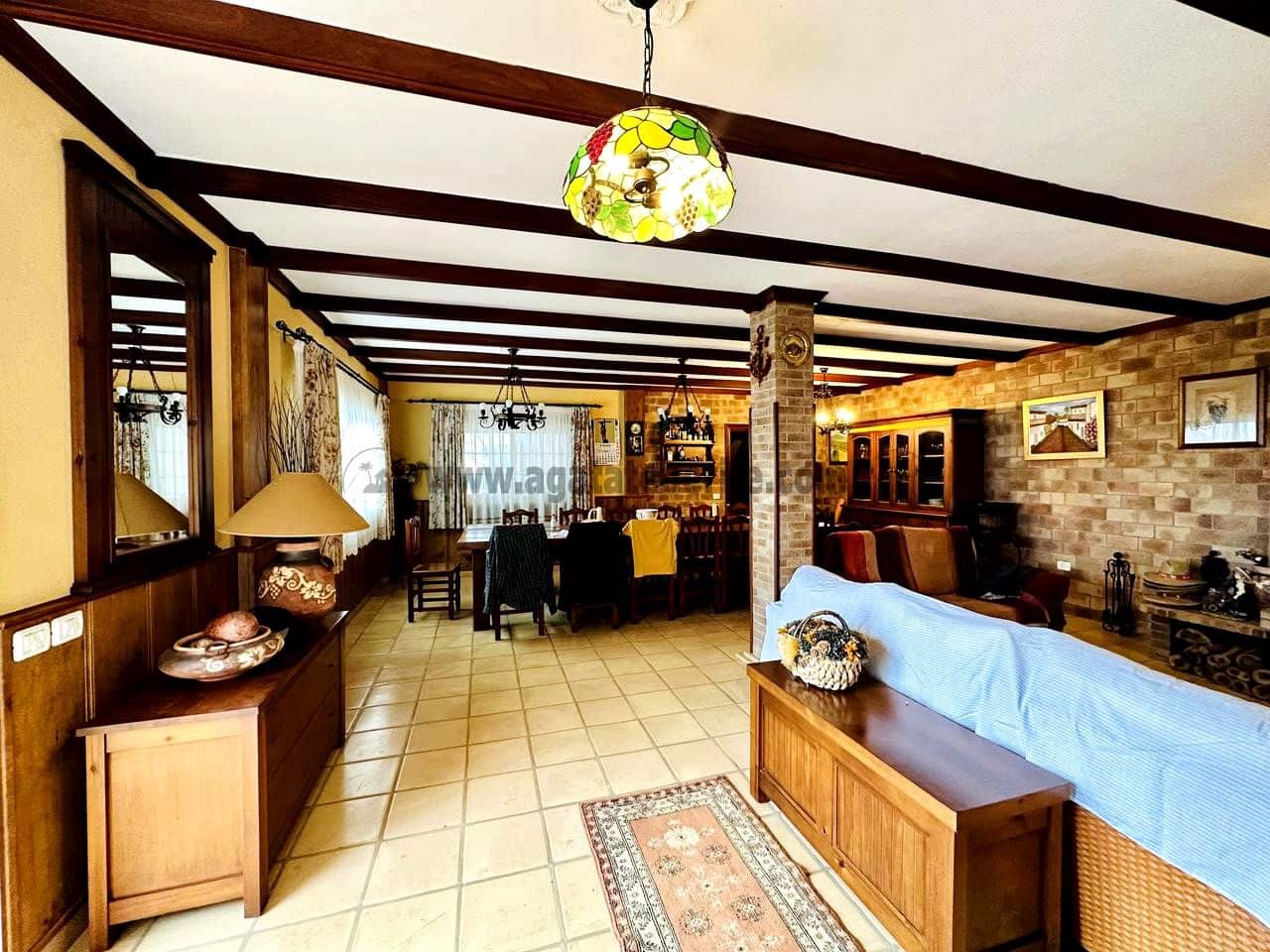 3 soveværelse Villa til salg i La Esperanza med garage - € 850.000 (Ref: 9458430)