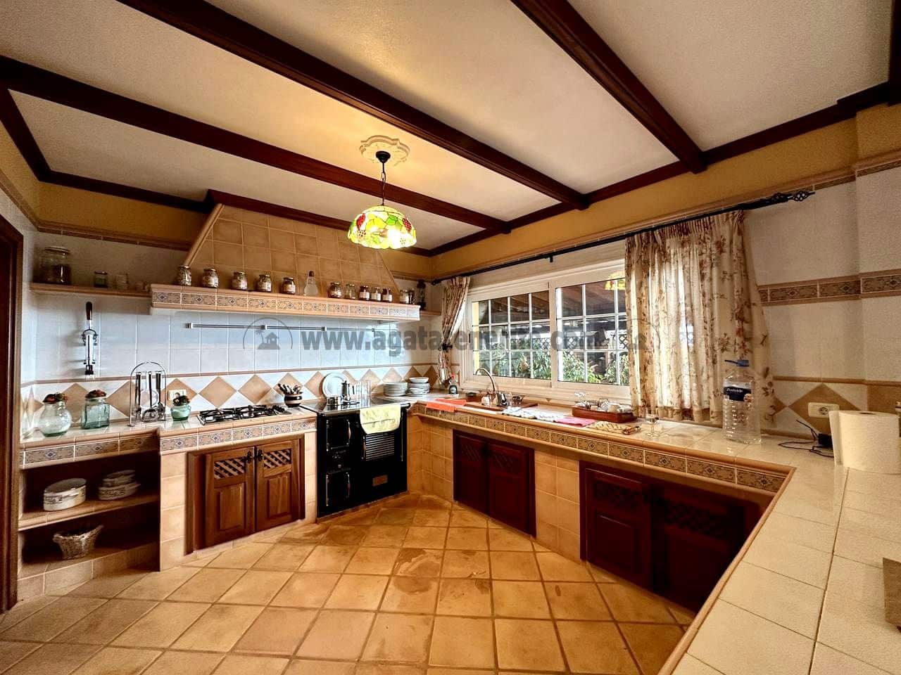 3 soveværelse Villa til salg i La Esperanza med garage - € 850.000 (Ref: 9458430)