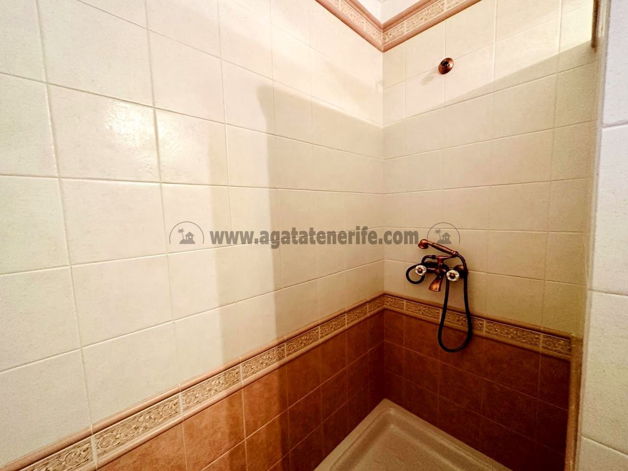 3 soveværelse Villa til salg i La Esperanza med garage - € 850.000 (Ref: 9458430)