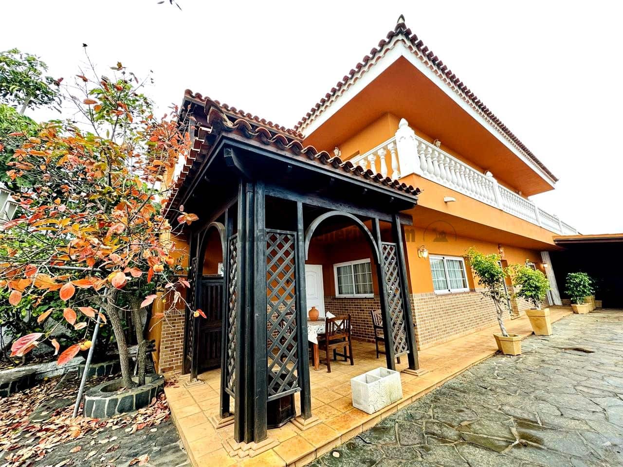 3 soveværelse Villa til salg i La Esperanza med garage - € 850.000 (Ref: 9458430)