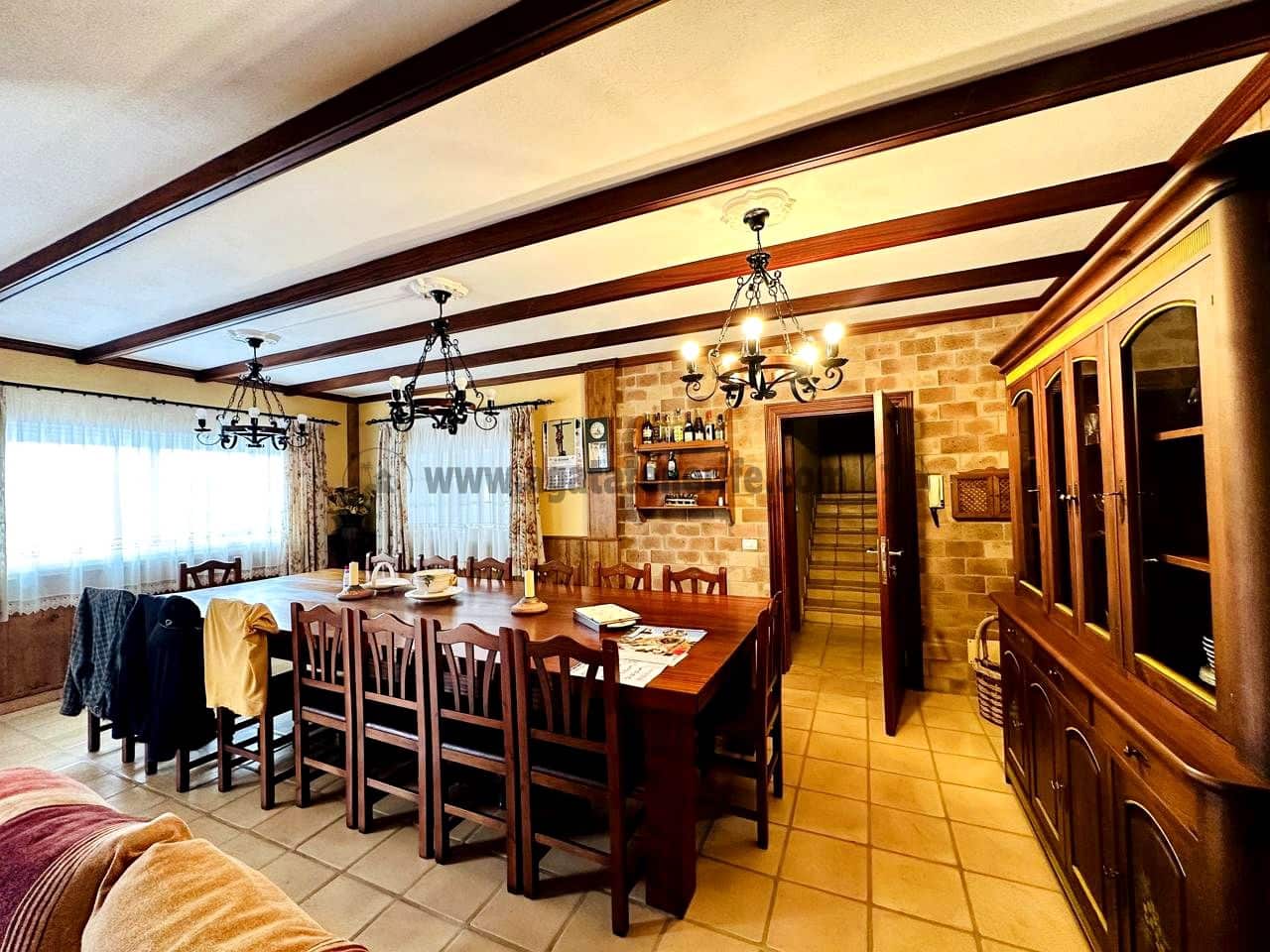 3 soveværelse Villa til salg i La Esperanza med garage - € 850.000 (Ref: 9458430)