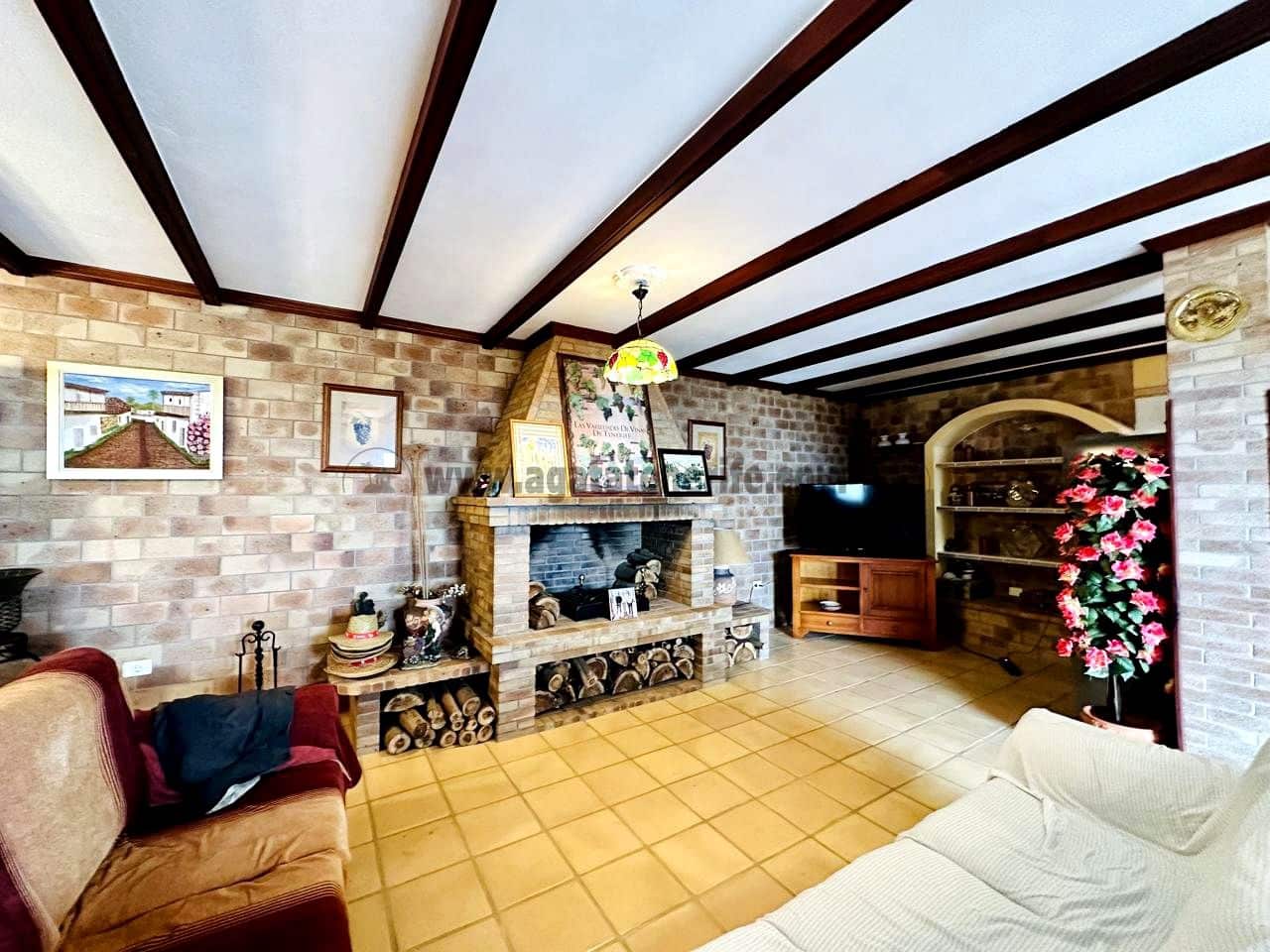 3 soveværelse Villa til salg i La Esperanza med garage - € 850.000 (Ref: 9458430)