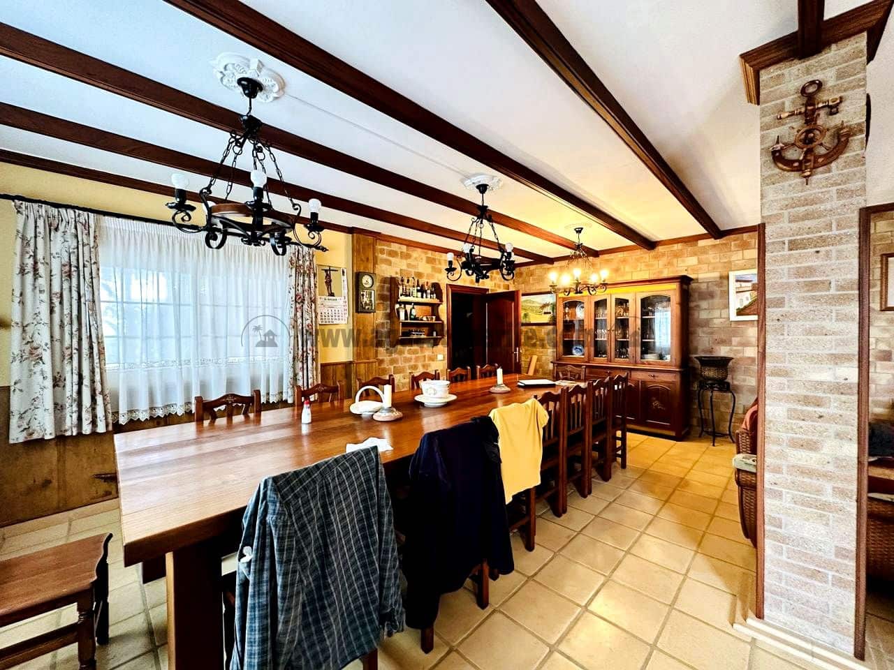 3 soveværelse Villa til salg i La Esperanza med garage - € 850.000 (Ref: 9458430)