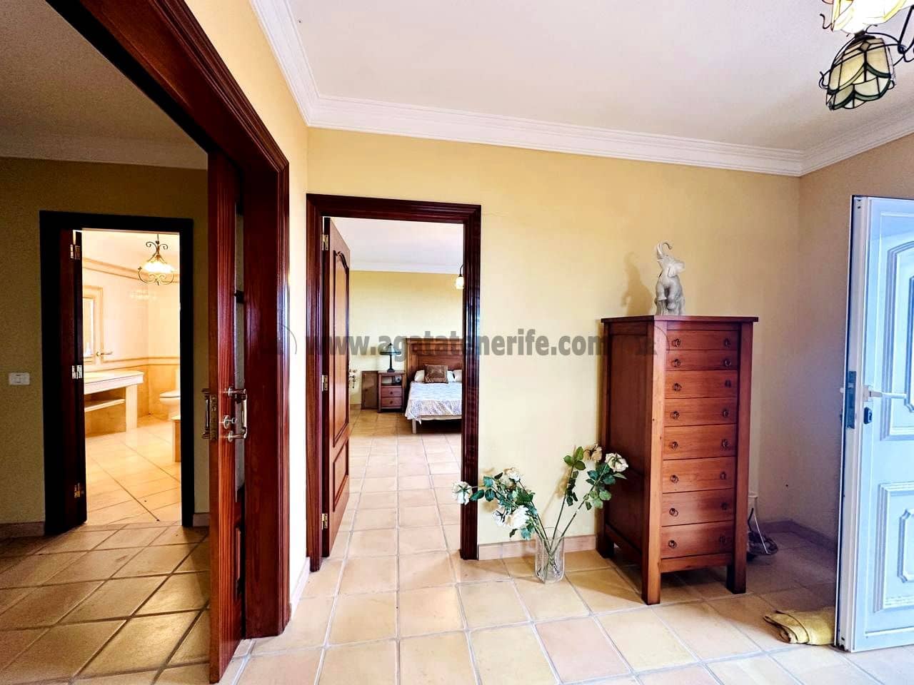 3 soveværelse Villa til salg i La Esperanza med garage - € 850.000 (Ref: 9458430)