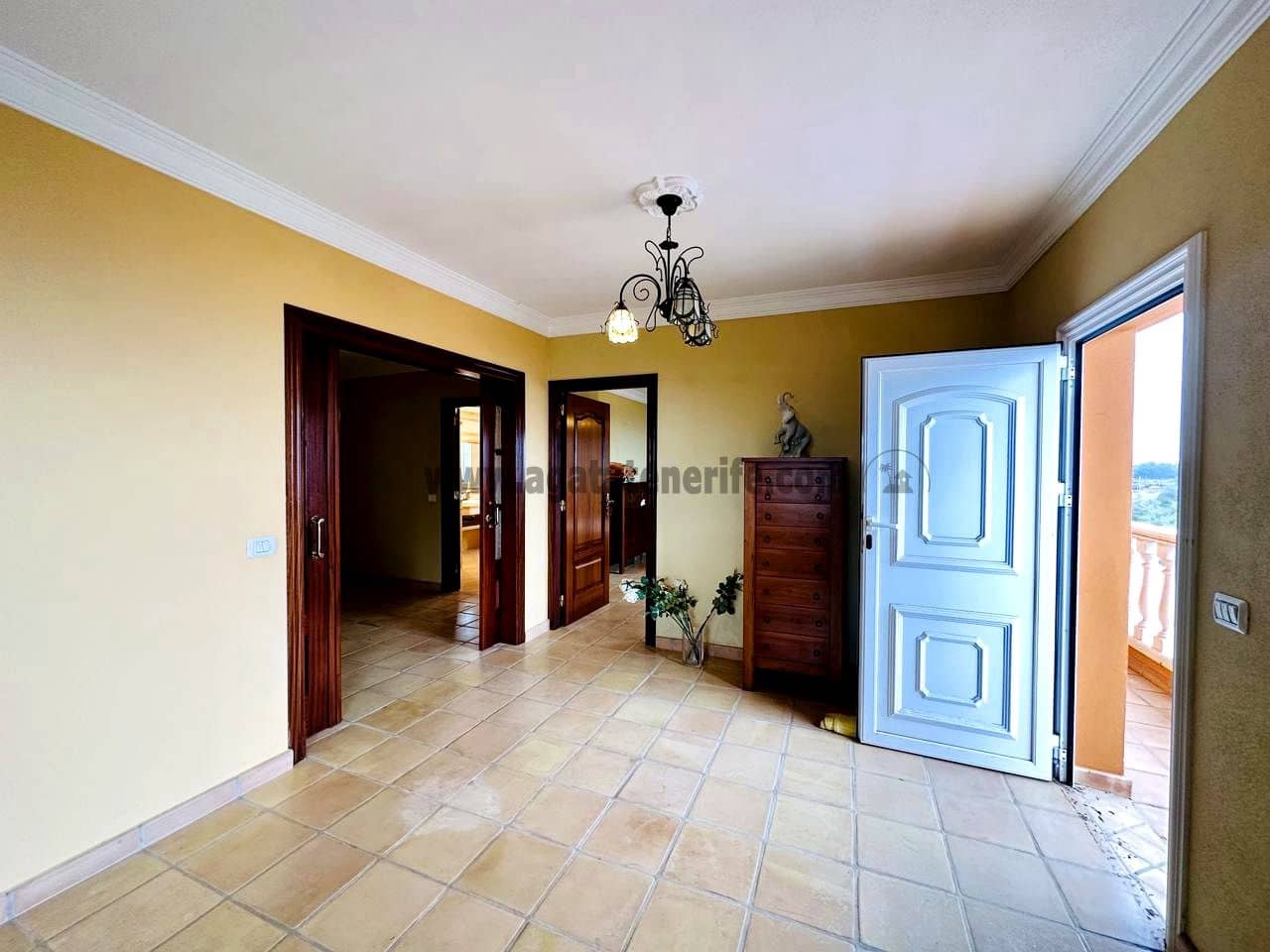 3 soveværelse Villa til salg i La Esperanza med garage - € 850.000 (Ref: 9458430)