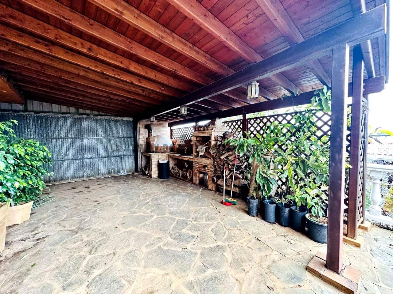 3 soveværelse Villa til salg i La Esperanza med garage - € 850.000 (Ref: 9458430)