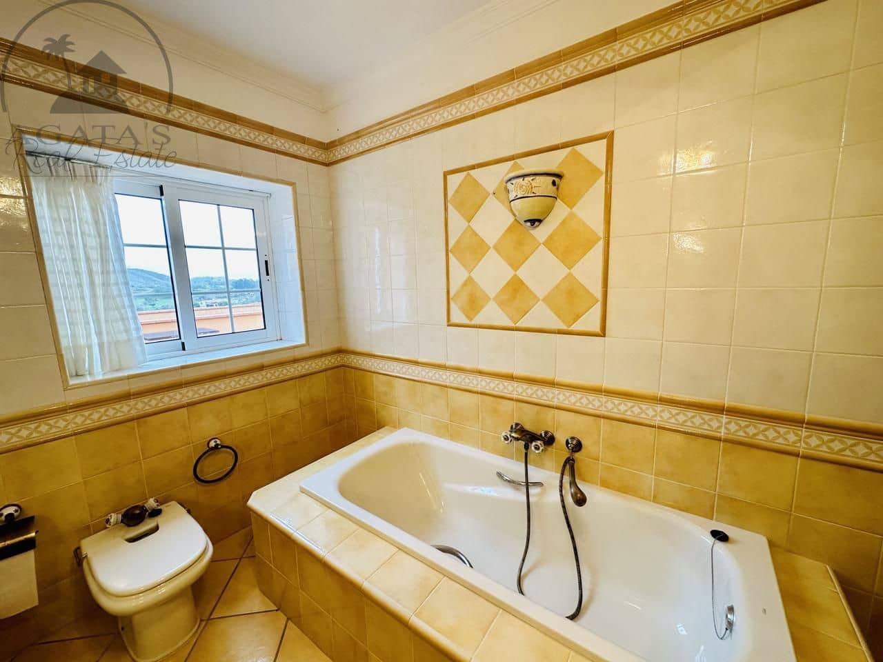 3 soveværelse Villa til salg i La Esperanza med garage - € 850.000 (Ref: 9458430)