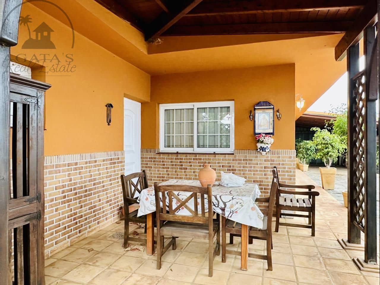 3 soveværelse Villa til salg i La Esperanza med garage - € 850.000 (Ref: 9458430)