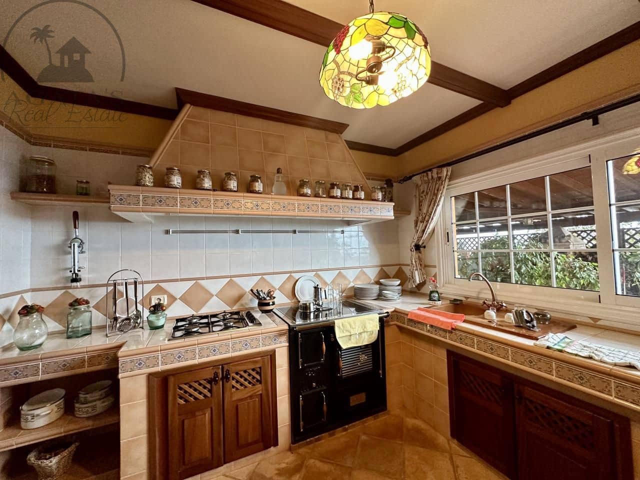 3 soveværelse Villa til salg i La Esperanza med garage - € 850.000 (Ref: 9458430)