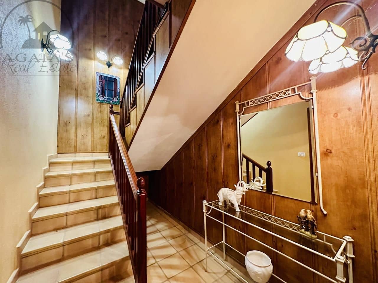 3 soveværelse Villa til salg i La Esperanza med garage - € 850.000 (Ref: 9458430)