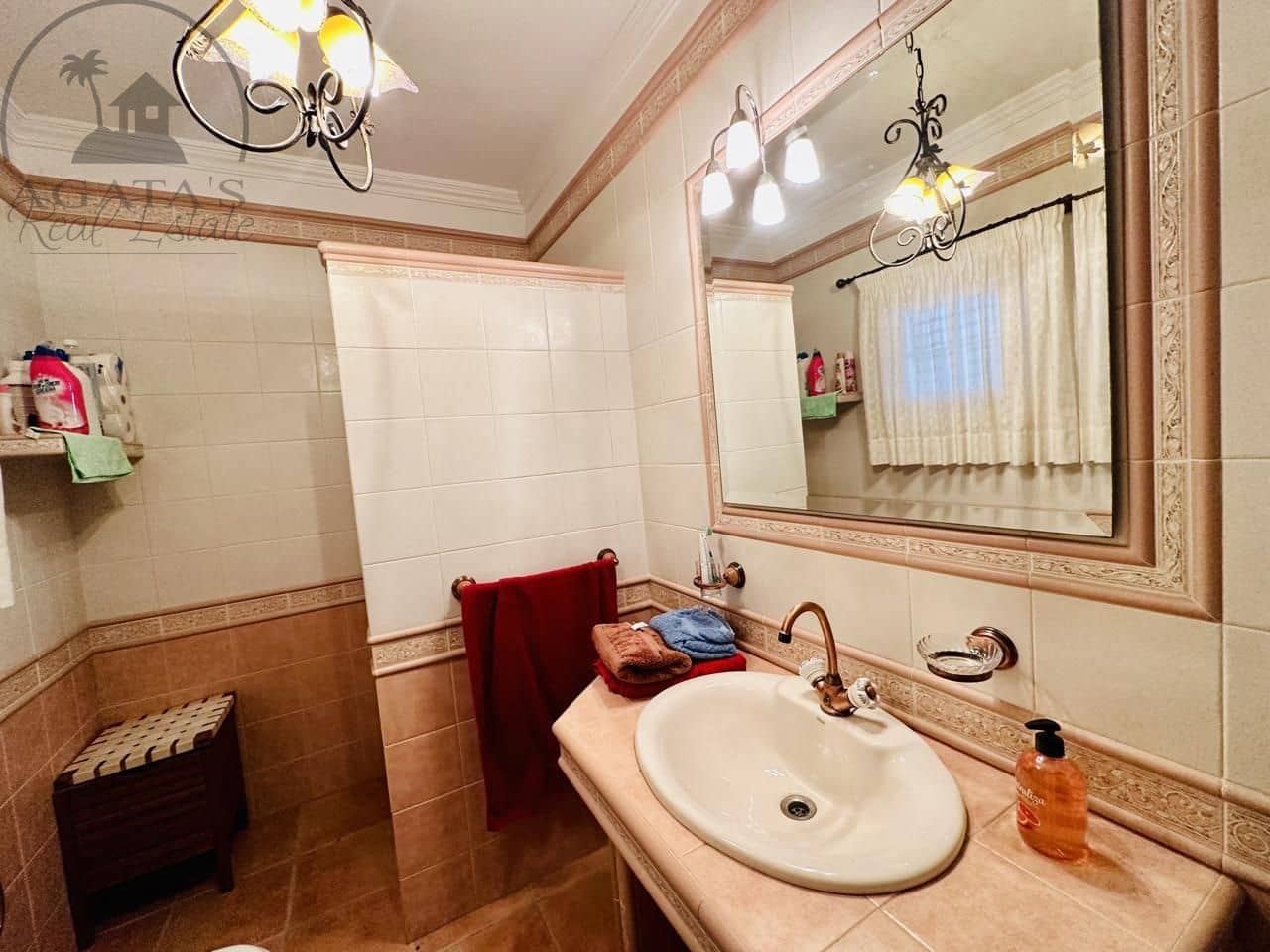 3 soveværelse Villa til salg i La Esperanza med garage - € 850.000 (Ref: 9458430)