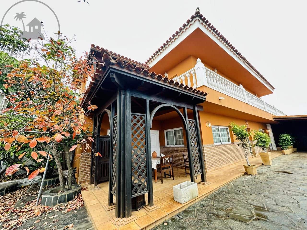 3 soveværelse Villa til salg i La Esperanza med garage - € 850.000 (Ref: 9458430)