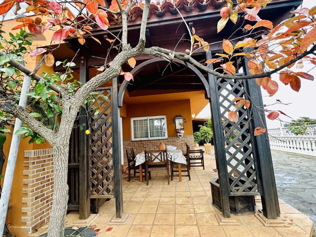 3 soveværelse Villa til salg i La Esperanza med garage - € 850.000 (Ref: 9458430)