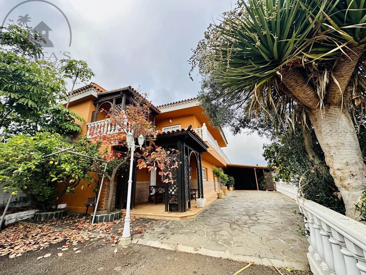 3 soveværelse Villa til salg i La Esperanza med garage - € 850.000 (Ref: 9458430)