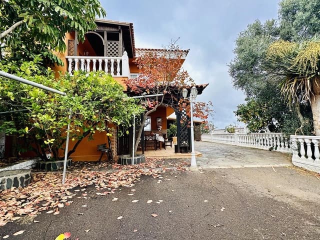 3 Zimmer Villa zu verkaufen in La Esperanza, El Rosario mit Garage - 850.000 € (Ref: 9458430)