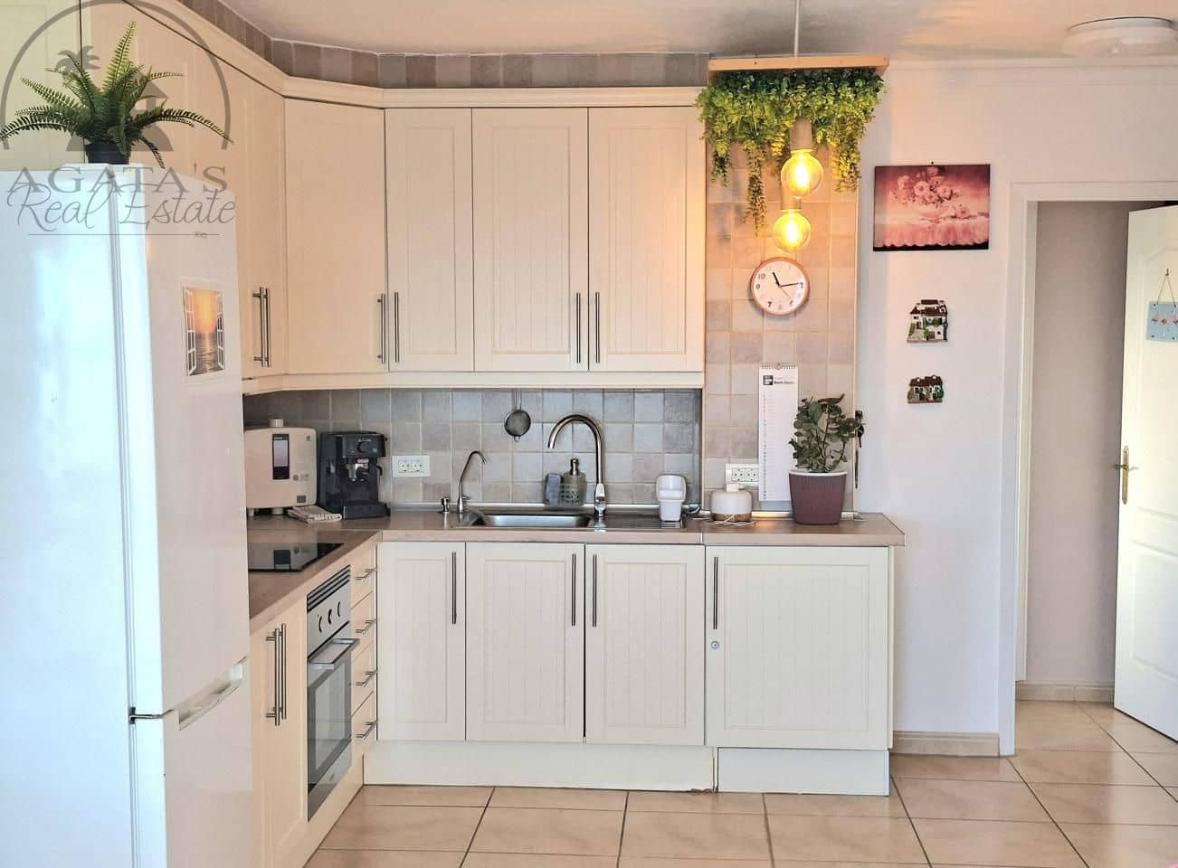 1 bedroom Flat for sale in Los Cristianos with pool garage - € 398,000 (Ref: 9470022)