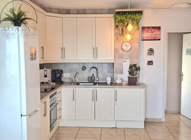 1 makuuhuone Asunto myytävänä paikassa Los Cristianos, Arona mukana uima-altaan 
autotalli - 398 000 € (Ref: 9470022)