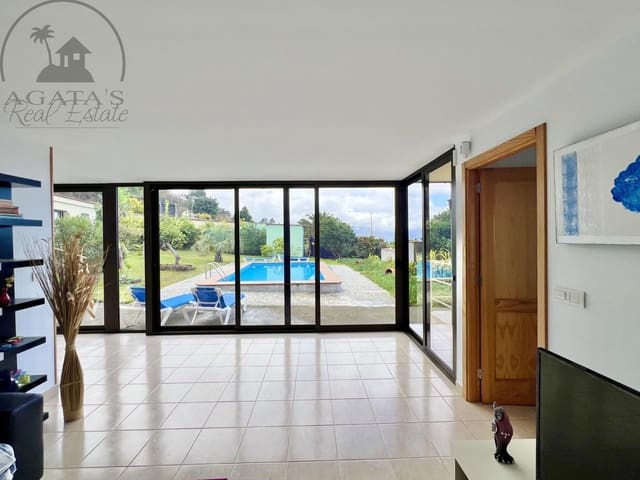 3 quarto Moradia para venda em Santa Ursula com piscina garagem - 398 000 € (Ref: 9471052)