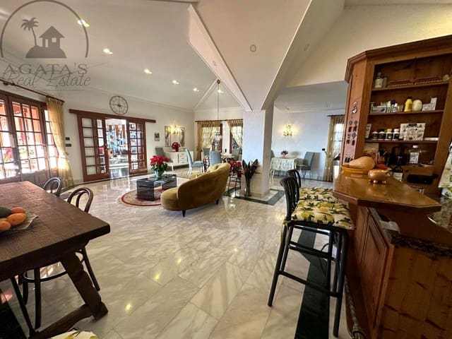 4 soveværelse Villa til salg i Tacoronte med swimmingpool garage - € 3.180.000 (Ref: 9479285)