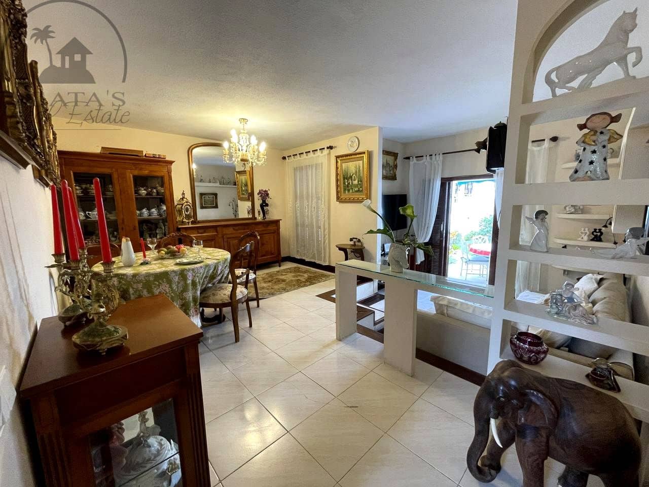 6 bedroom Bungalow for sale in Costa Adeje with pool - € 650,000 (Ref: 9488580)