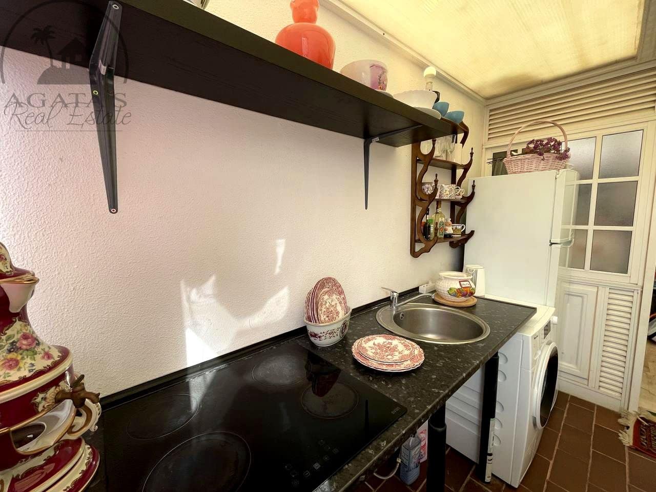 6 bedroom Bungalow for sale in Costa Adeje with pool - € 650,000 (Ref: 9488580)