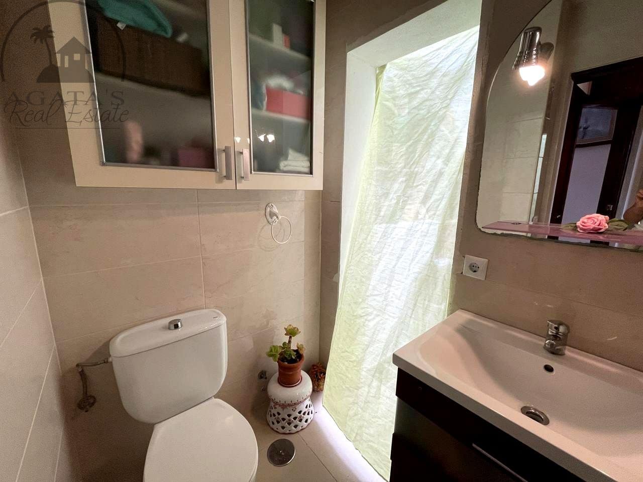 6 bedroom Bungalow for sale in Costa Adeje with pool - € 650,000 (Ref: 9488580)