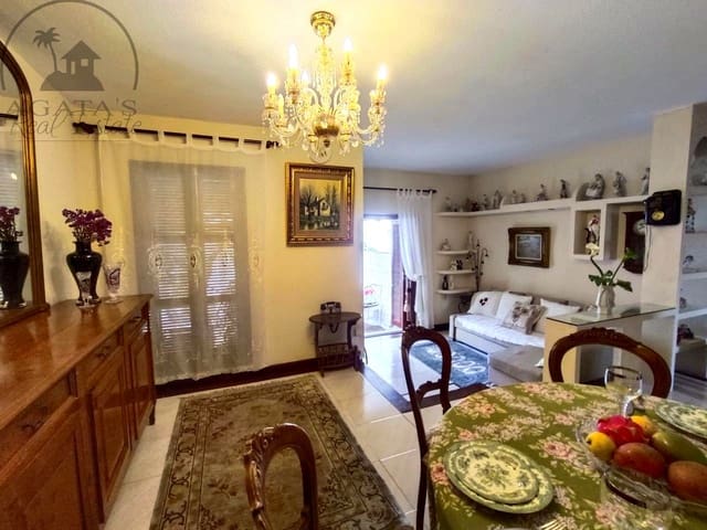 6 bedroom Bungalow for sale in Torviscas Bajo, Adeje with pool - € 650,000 (Ref: 9488580)