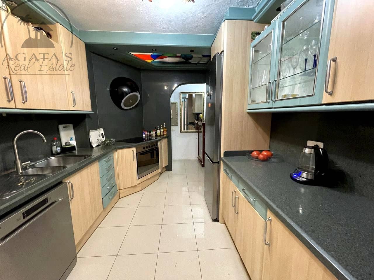 6 bedroom Bungalow for sale in Costa Adeje with pool - € 650,000 (Ref: 9488580)