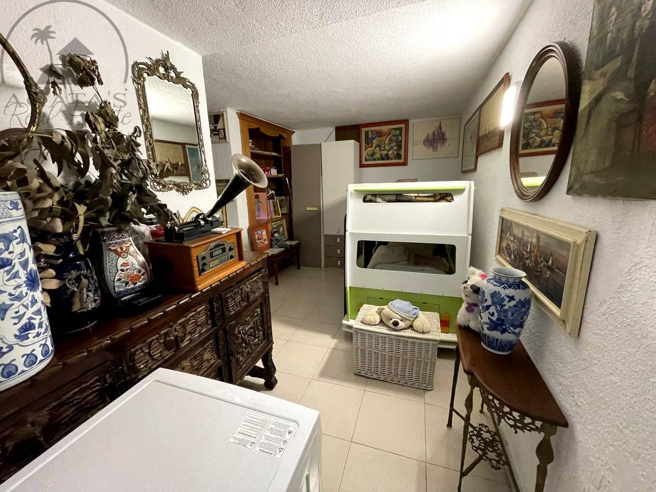 6 bedroom Bungalow for sale in Costa Adeje with pool - € 650,000 (Ref: 9488580)