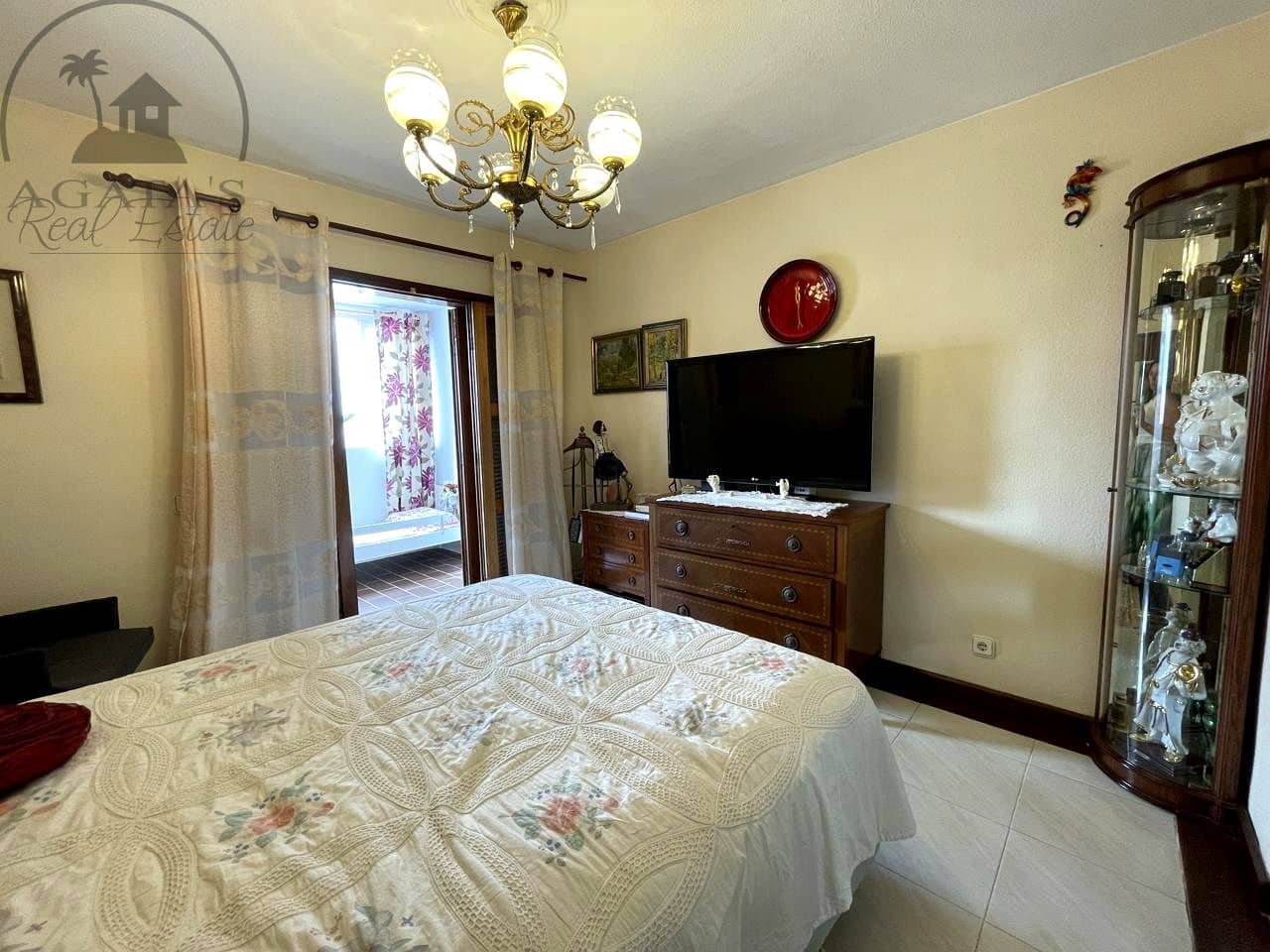 6 bedroom Bungalow for sale in Costa Adeje with pool - € 650,000 (Ref: 9488580)