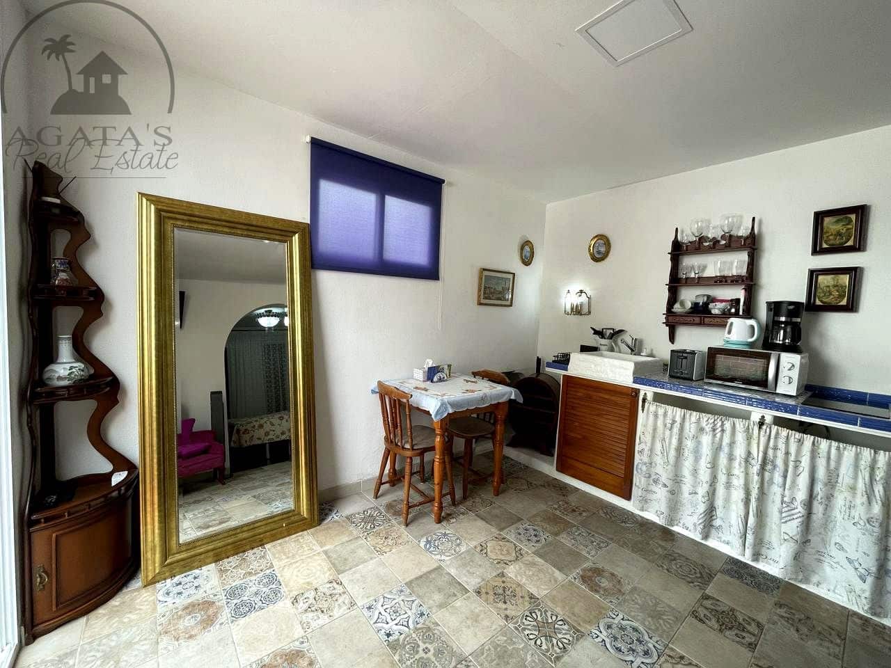 6 bedroom Bungalow for sale in Costa Adeje with pool - € 650,000 (Ref: 9488580)