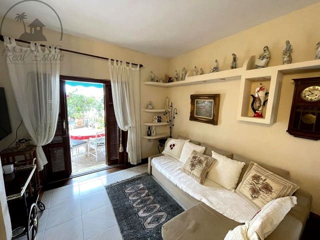 6 Zimmer Bungalow zu verkaufen in Torviscas Bajo, Adeje mit Pool - 650.000 € (Ref: 9488580)