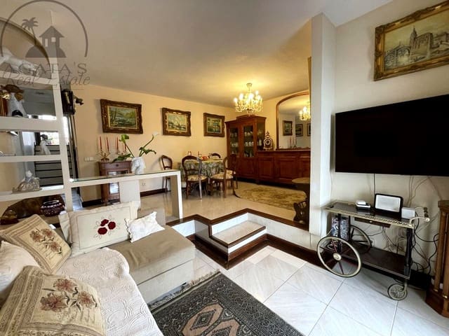 6 Zimmer Bungalow zu verkaufen in Torviscas Bajo, Adeje mit Pool - 650.000 € (Ref: 9488580)