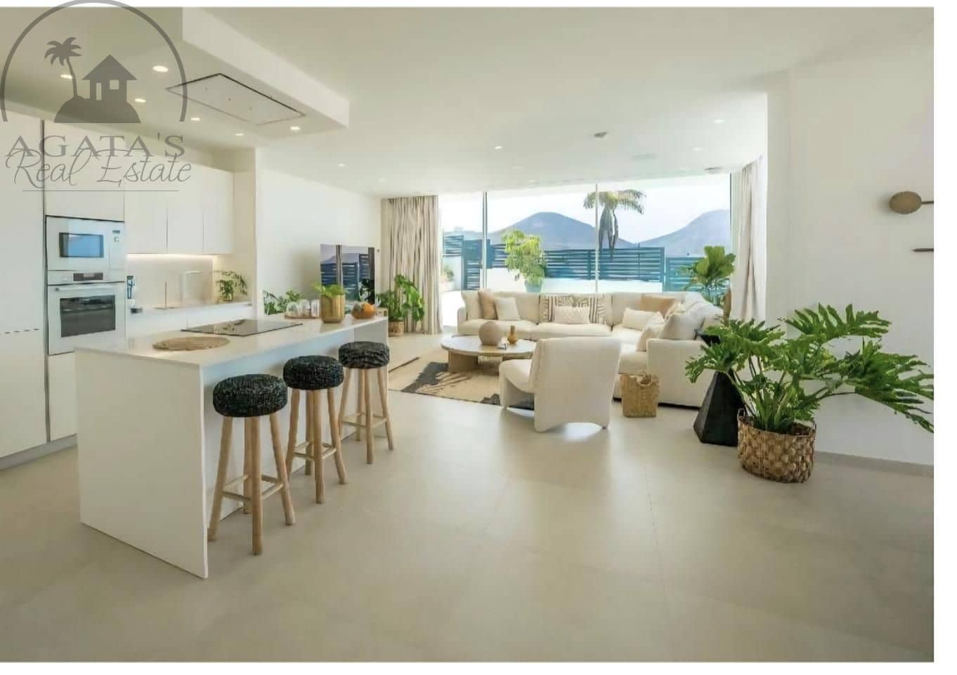 4 soveværelse Villa til salg i Costa Adeje med swimmingpool - € 1.912.900 (Ref: 9494242)