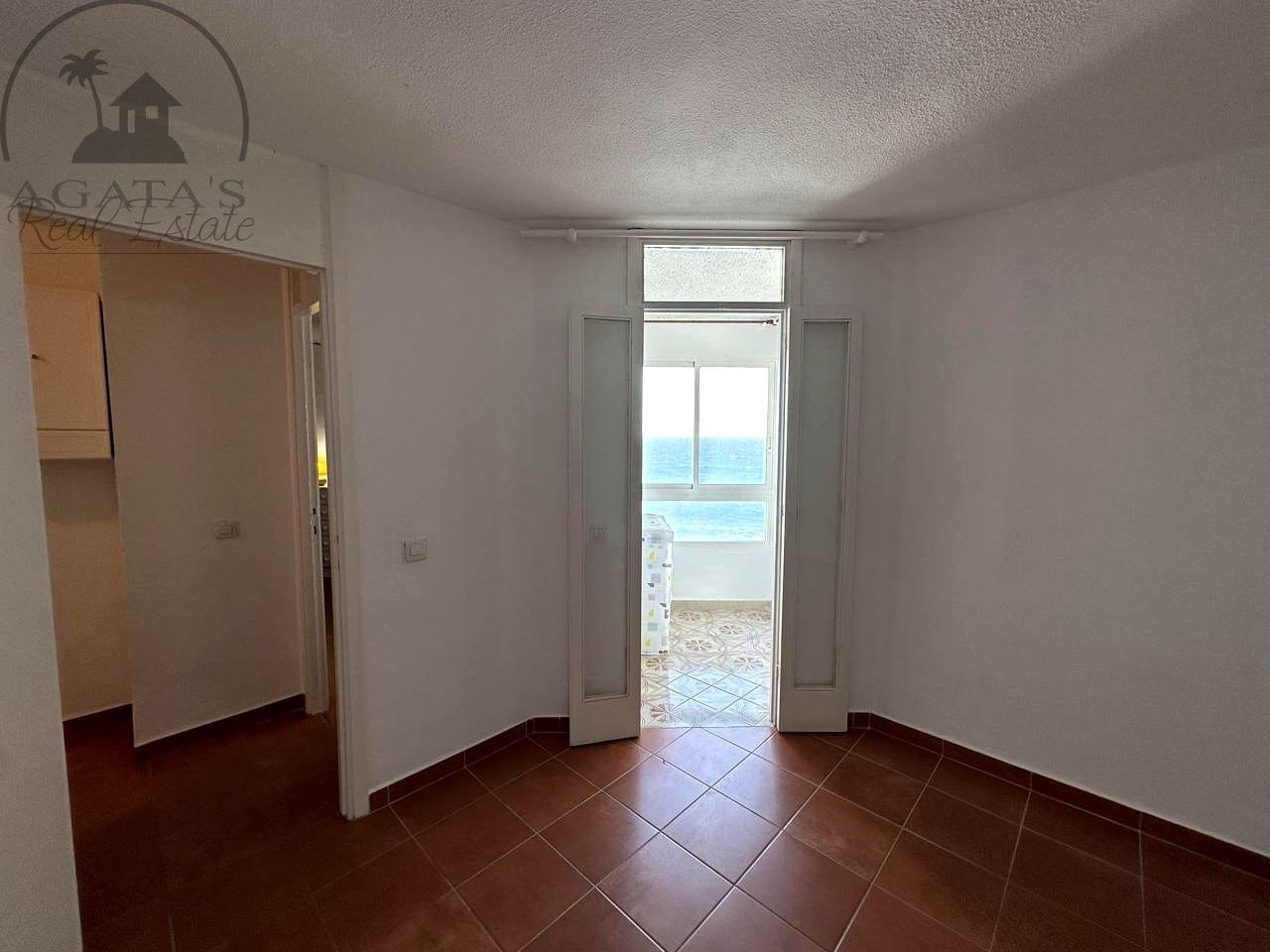 Piso de 2 habitaciones en Los Silos en venta con piscina - 150.000 € (Ref: 9497813)