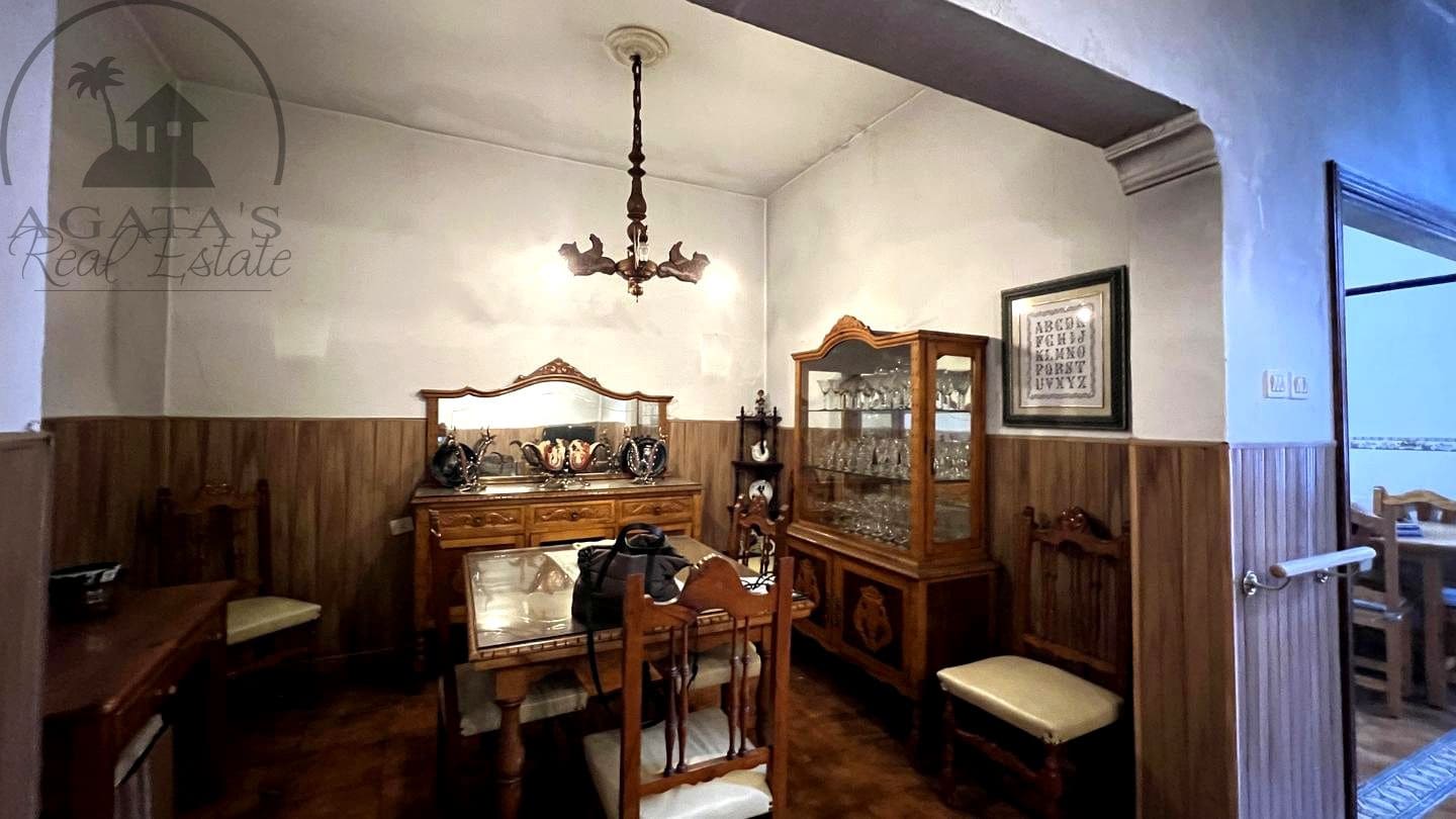 4 slaapkamer Villa te koop in Icod de los Vinos met garage - € 240.000 (Ref: 9498026)