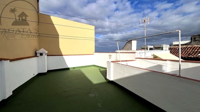 4 slaapkamer Villa te koop in Icod de los Vinos met garage - € 240.000 (Ref: 9498026)