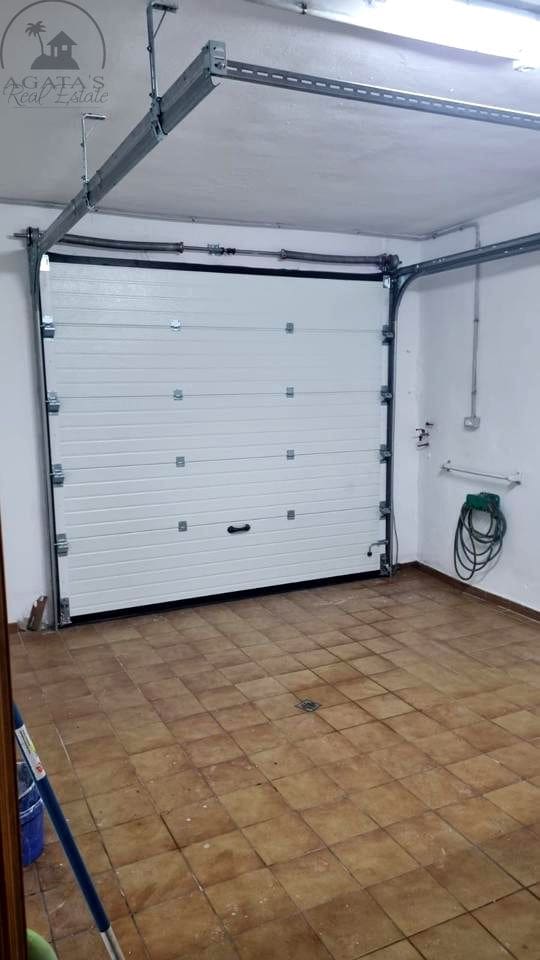 4 bedroom Villa for sale in Icod de los Vinos with garage - € 240,000 (Ref: 9498026)