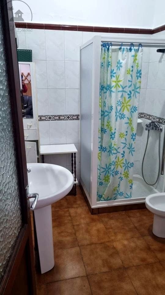 4 bedroom Villa for sale in Icod de los Vinos with garage - € 240,000 (Ref: 9498026)