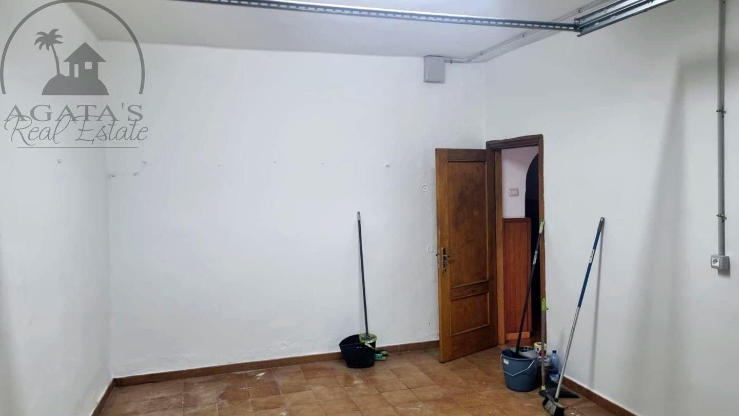 4 bedroom Villa for sale in Icod de los Vinos with garage - € 240,000 (Ref: 9498026)