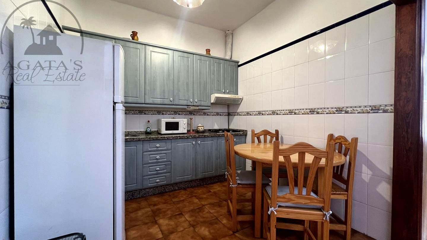 4 slaapkamer Villa te koop in Icod de los Vinos met garage - € 240.000 (Ref: 9498026)