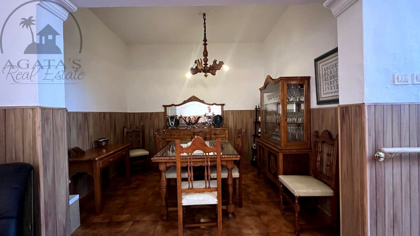4 slaapkamer Villa te koop in Icod de los Vinos met garage - € 240.000 (Ref: 9498026)