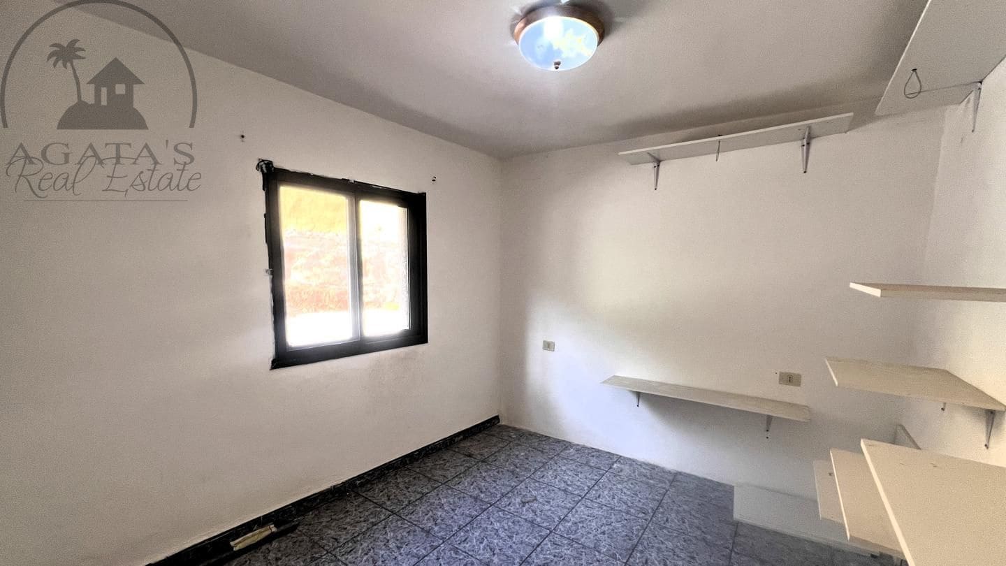 4 bedroom Villa for sale in Icod de los Vinos - € 215,000 (Ref: 9498027)