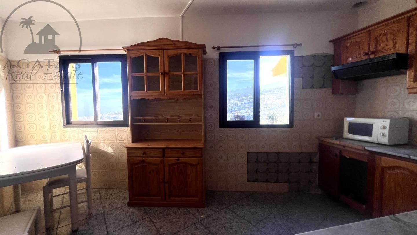 4 bedroom Villa for sale in Icod de los Vinos - € 215,000 (Ref: 9498027)