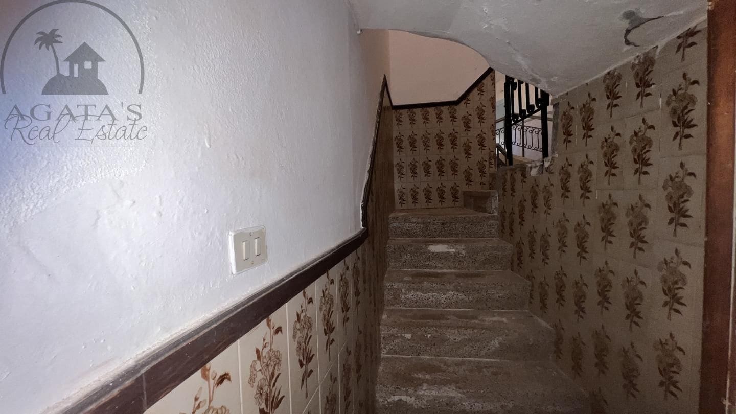 4 bedroom Villa for sale in Icod de los Vinos - € 215,000 (Ref: 9498027)