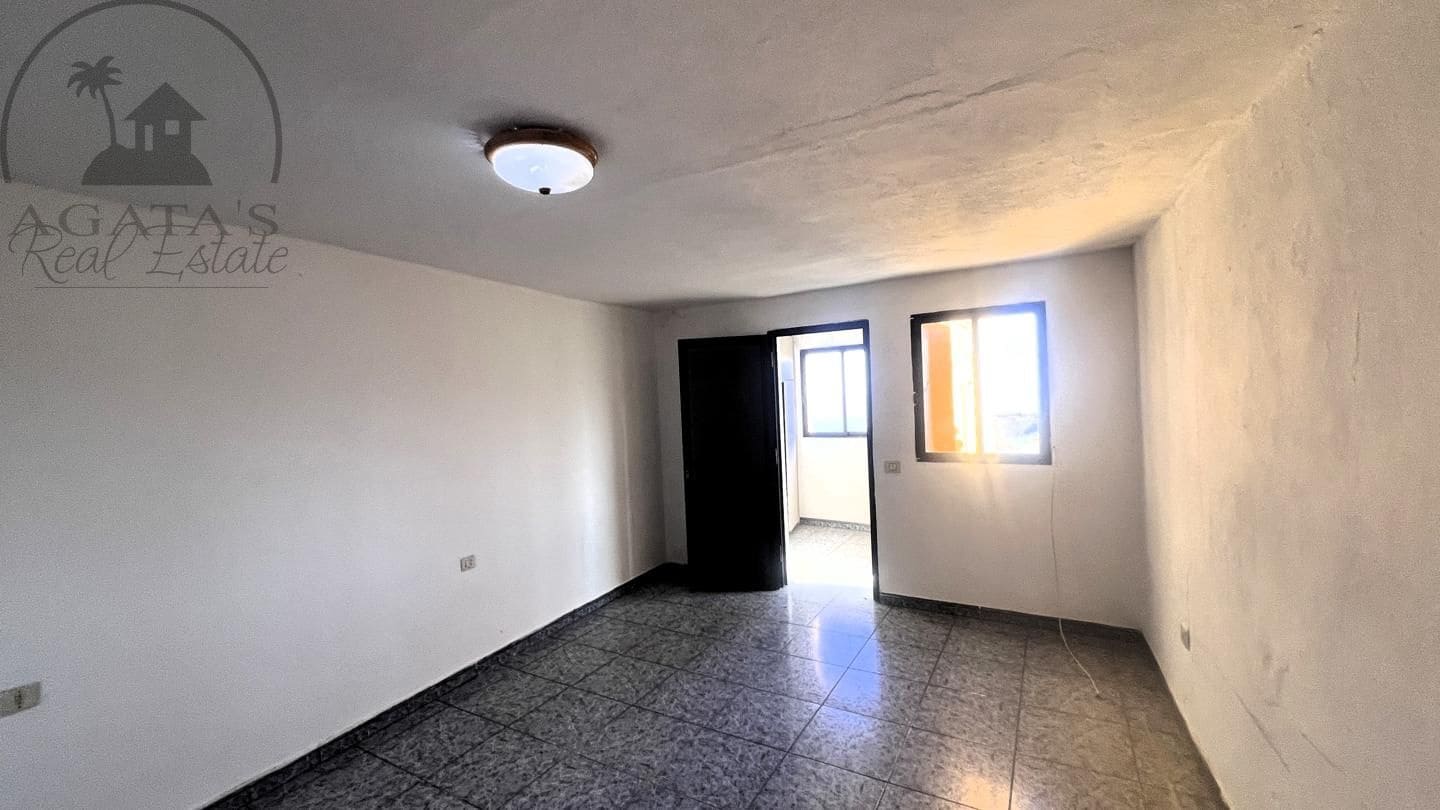 4 bedroom Villa for sale in Icod de los Vinos - € 215,000 (Ref: 9498027)