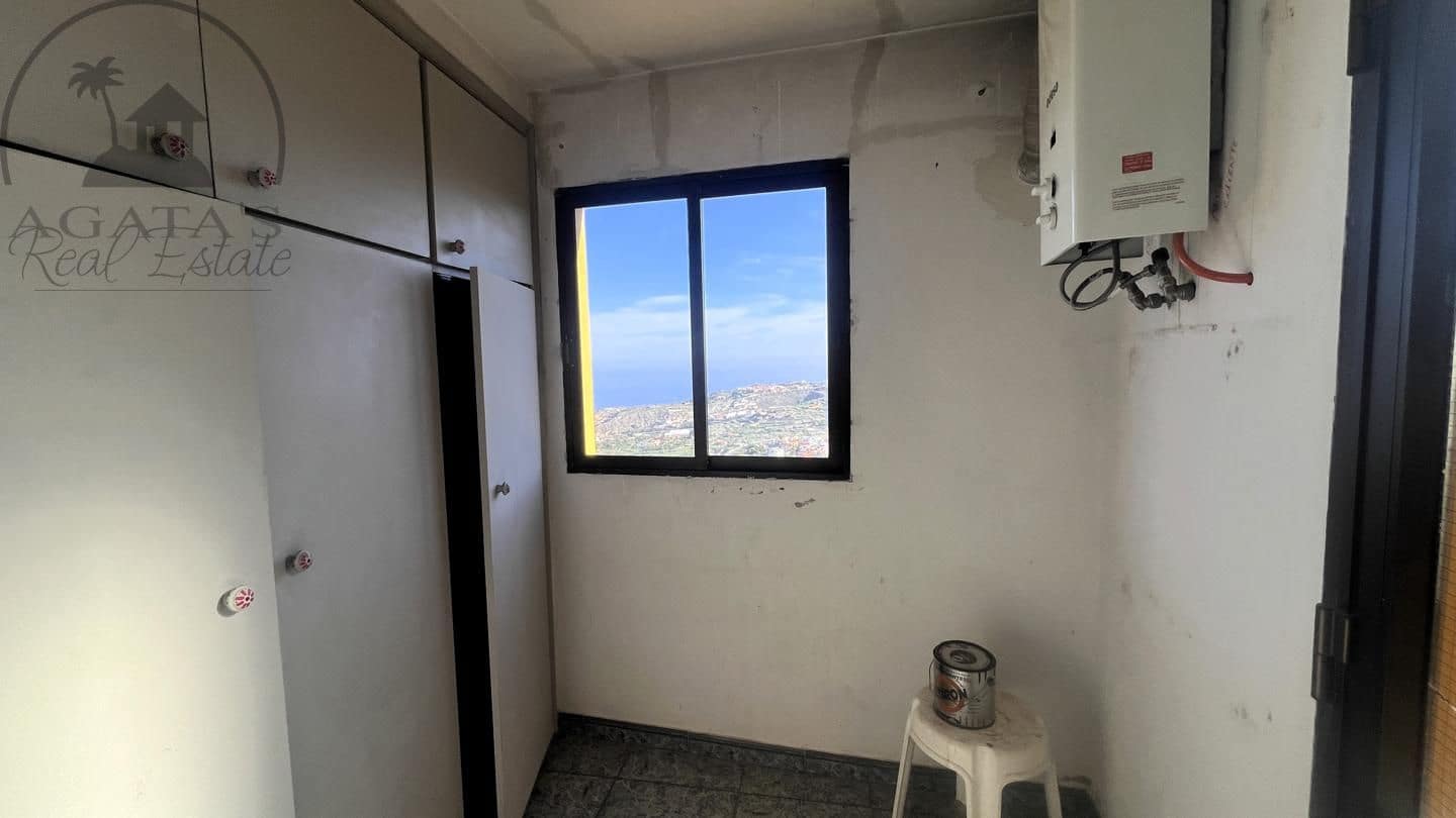 4 bedroom Villa for sale in Icod de los Vinos - € 215,000 (Ref: 9498027)