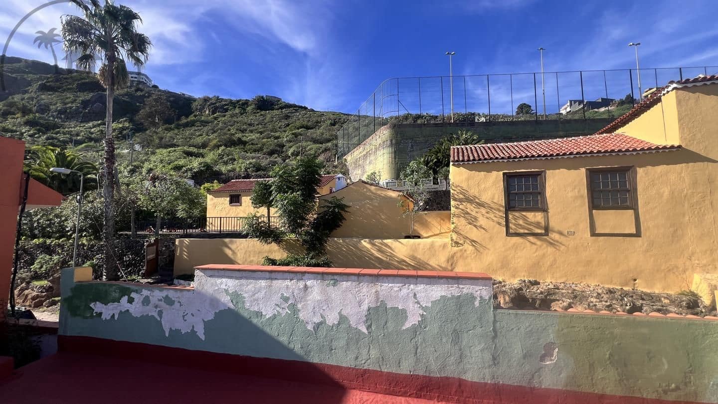 4 bedroom Villa for sale in Icod de los Vinos - € 215,000 (Ref: 9498027)