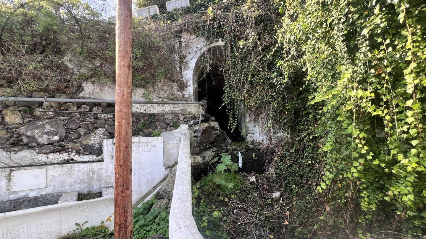 4 bedroom Villa for sale in Icod de los Vinos - € 215,000 (Ref: 9498027)