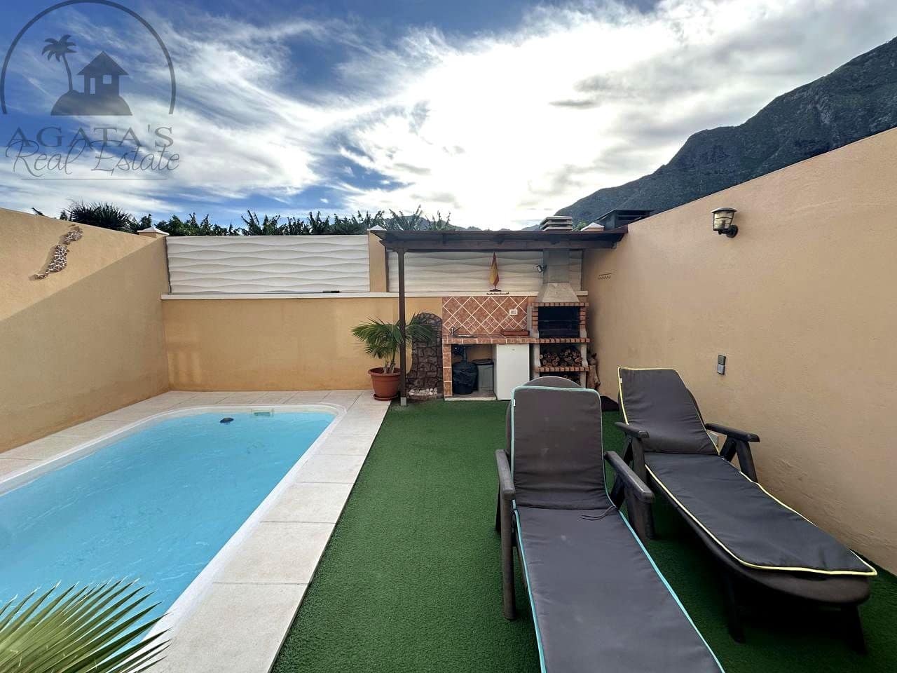 3 bedroom Villa for sale in Buenavista del Norte with pool garage - € 350,000 (Ref: 9501786)